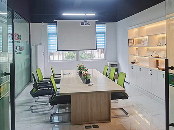 东莞市星空真人
电热科技有限公司